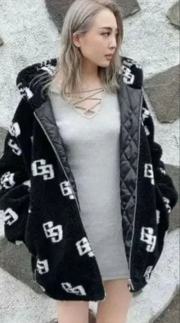 GYDA 로고 플리스 자켓 후드 부착