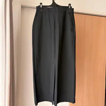 무인양품 프론트 슬릿 타이트 스커트 블랙