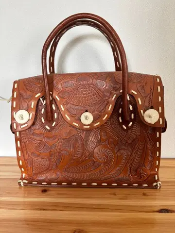 그레이스 콘티넨탈 카빙 트라이브스 카빙 백