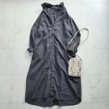 새상품급 네스트로브 오미 표백 셔츠 원피스 린넨 블랙 계열 넉넉한 일본제