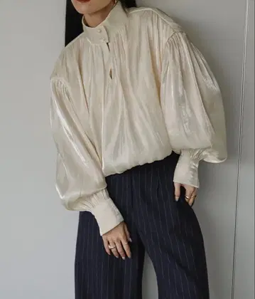 Balloon shiny satin 블라우스