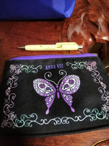 ANNA SUI 귀멸의 칼날 안나수이 나비 파우치 코쵸우 시노부