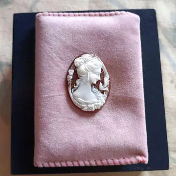 쉘 카메오 루스 브로치 펜던트 탑 작가 작품 인제니토