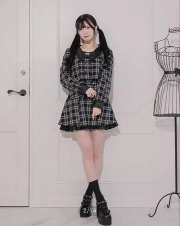 pium 가죽 프릴 박스 플리츠 미니 스커트 블랙 체크