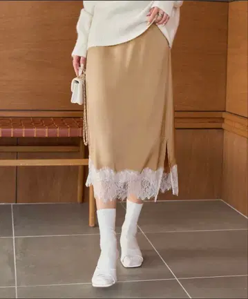 레이스 새틴 스커트