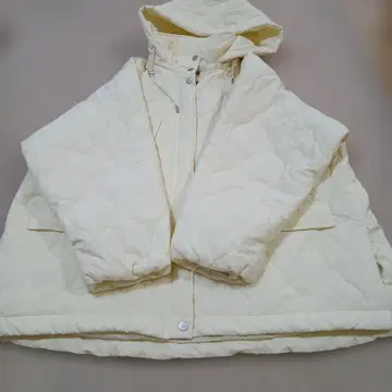 B.C 재고 Simplicite 아우터 택 없음 시착만 한 상품 아이보리