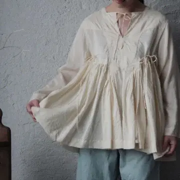 TOWAVASE Artisan blouse 아티산 블라우스 실크