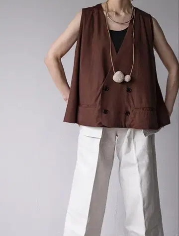 Seya / CHAGUAR BALL NECKLACE