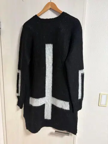 no id black 크로스 니트 오버 사이즈