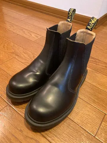 닥터마틴 첼시 부츠 UK4