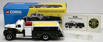 CORGI ELKRIDGE Mack B Pumper 52401