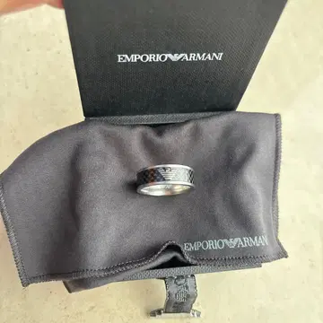 아르마니 반지