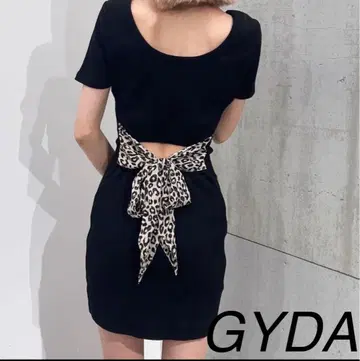 GYDA 백 리본 크루넥 원피스