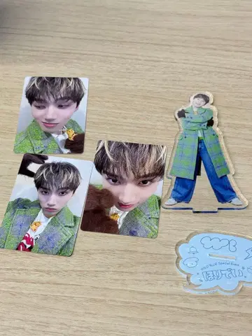 스즈카와 나오야 아크릴 스탠드 트레이딩 카드 세트 호리데이