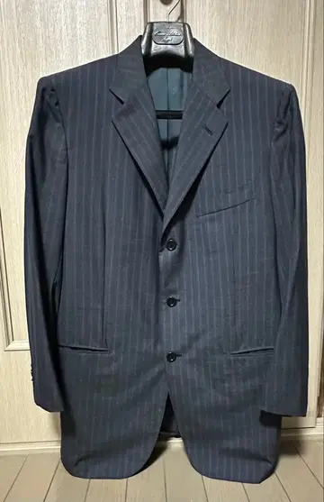 Kiton 컨디션 최상 Lana 100% 자켓