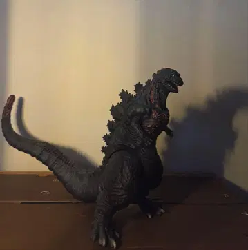 신고질라의 피규어