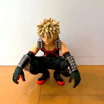 바쿠고 카츠키 나의 히어로 아카데미아 피규어