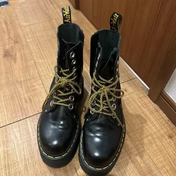 닥터마틴 JADON MAX 부츠