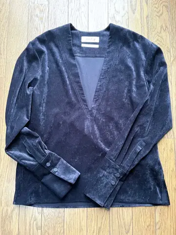 네이비 스웨이드 V 풀오버