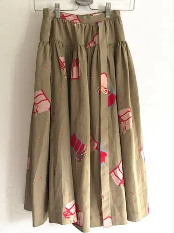 PINK HOUSE 토트백 패턴 미디엄 스커트