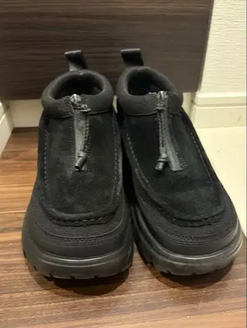 블랙 스웨이드 지퍼 모카신