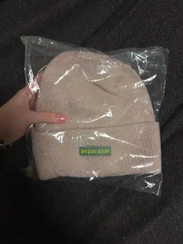 파파라치 베이지 니트 모자 비니