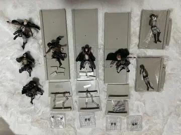 진격의 거인 공식 피규어 컬렉션