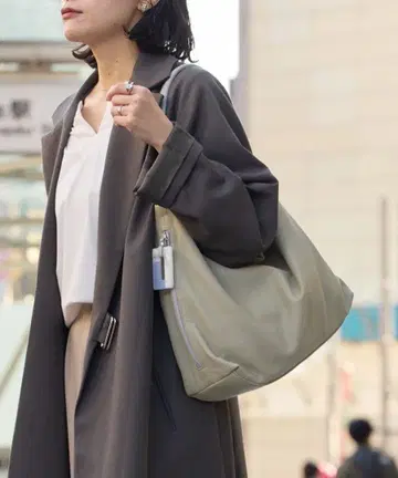 ear PAPILLONNER(이아 파피요네) 수지 부품 원핸들 백