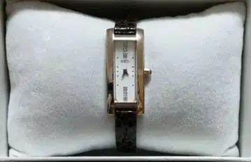 이네드 손목시계 화이트 다이얼 짙은 갈색 스트랩