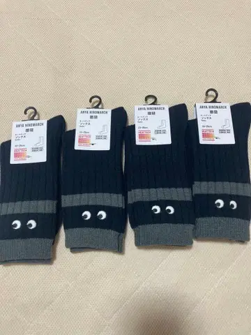 안야 힌드마치 x 유니클로 양말 4족 세트