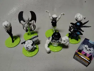 초코 서프라이즈 냥코 대전쟁 6종과 볼체인 마스코트