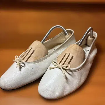 Repetto 화이트 플랫슈즈 23.5cm