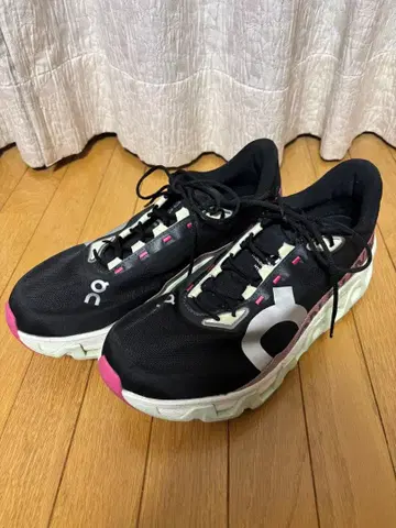 On 러닝화 27.5cm 클라우드 몬스터 하이퍼 블랙