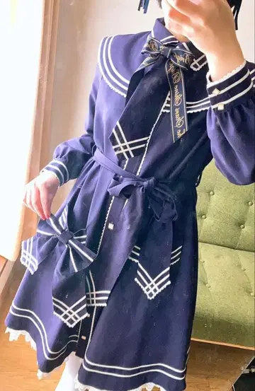 베이비더스타즈 샤인브라이트 세일러 원피스