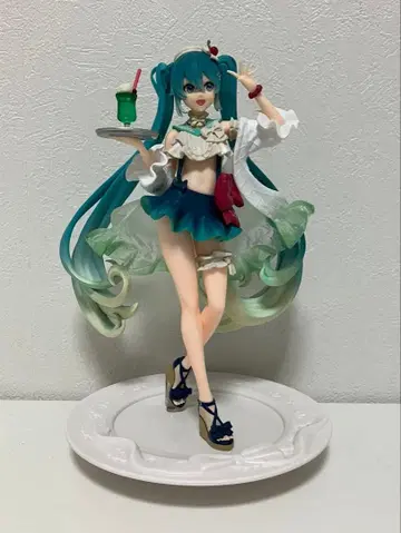 하츠네 미쿠 웨이트리스 피규어