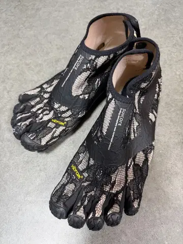 Vibram FiveFingers x SUICOKE x doublet