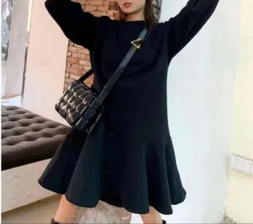 벌스데이 바쉬 로맨틱 맨투맨 원피스 블랙