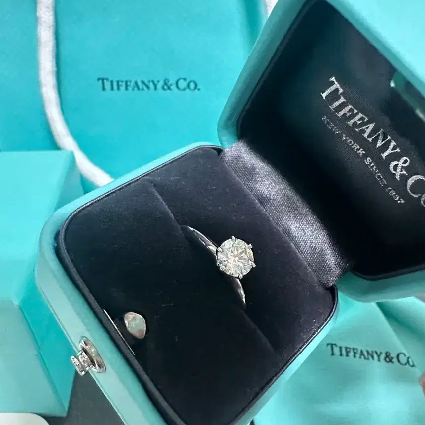 티파니앤코 6.5부 다이아반지 풀세트 사진 5