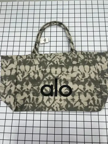 alo 카모 패턴 토트백