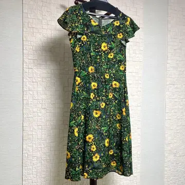 LOULOU WILLOUGHBY 꽃무늬 원피스 프렌치 슬리브 드레스