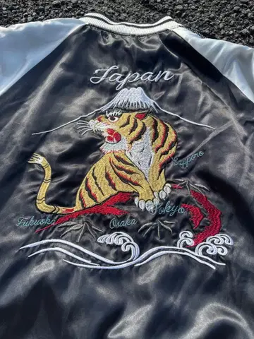 UP START TOKYO 스카잔 호랑이 후지산 Japan 자수 M 블랙