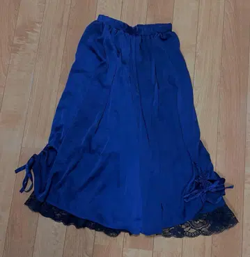 엑시즈팜 M 레이스 새틴 네이비 팬츠 리본