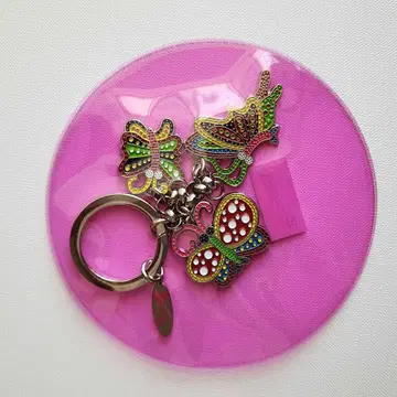 [ 새상품 미개봉 ] 쿠사마 야요이 버터플라이 키링 키홀더 나비