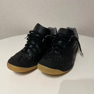 모렐리아 SALA JAPAN IN (풋살) 블랙 x 블랙 28.0cm