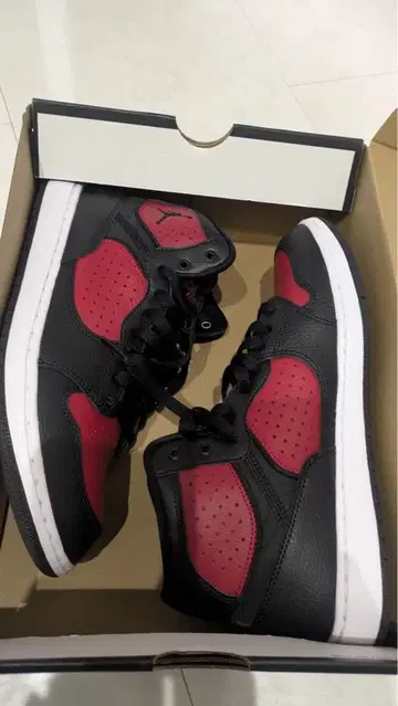 Jordan JUMP MAN 블랙 레드 하이컷 스니커즈