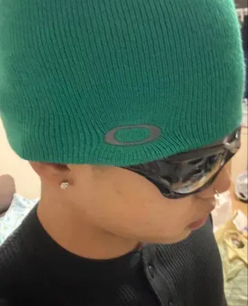 00s 빨간색 택 OAKLEY LOGO 비니 오클리 비니 y2k