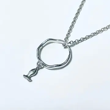 hiromichinakano 실버 물고기 모티브 목걸이