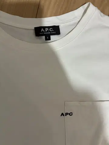 A.P.C 아페쎄 반팔 T셔츠 S 사이즈 화이트
