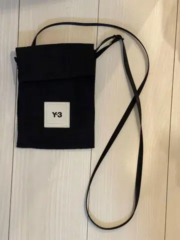 Y-3 숄더백 블랙