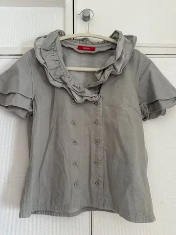 PINK HOUSE 핑크하우스 프릴 칼라 더블 버튼 블라우스 그레이